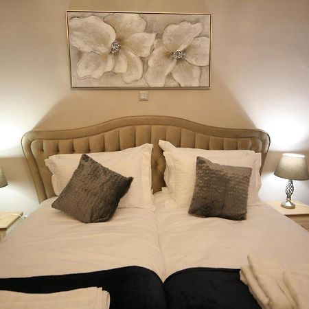Denise Luxury Apartment-Centre Of Athens,Kolonaki Bagian luar foto